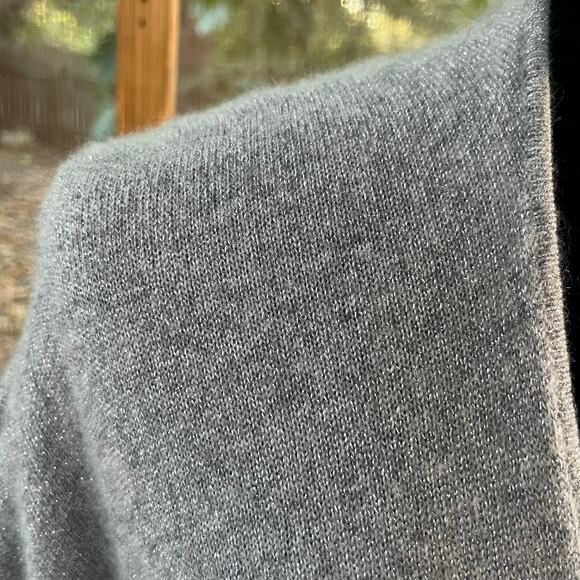 Neiman Marcus Women's Silver 100% Cashmere Shawl Wrap One Size - Picture 6 of 9